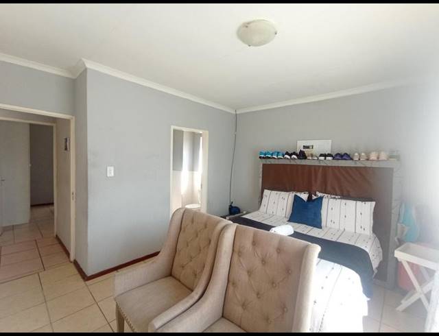 2 BEDROOM APARTMENT FOR SALE IN WILLOWBROOK